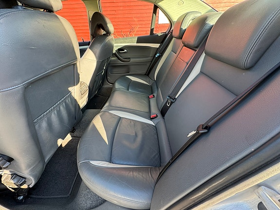 Saab 9-3 4 of 5