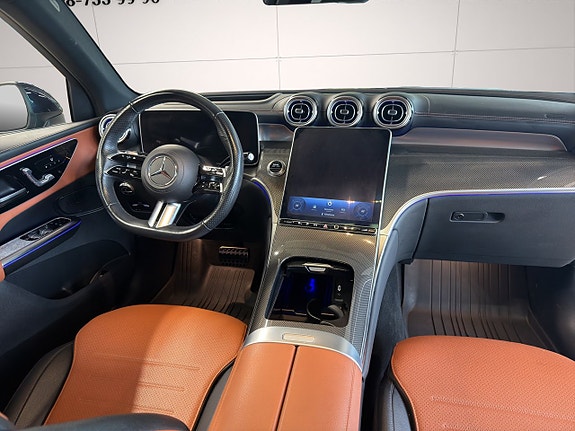 Mercedes-Benz GLC300 e 13 of 26