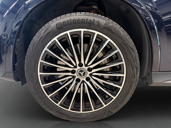 Mercedes-Benz GLC300 e 8 of 26