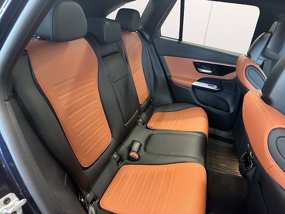 Mercedes-Benz GLC300 e 15 of 26
