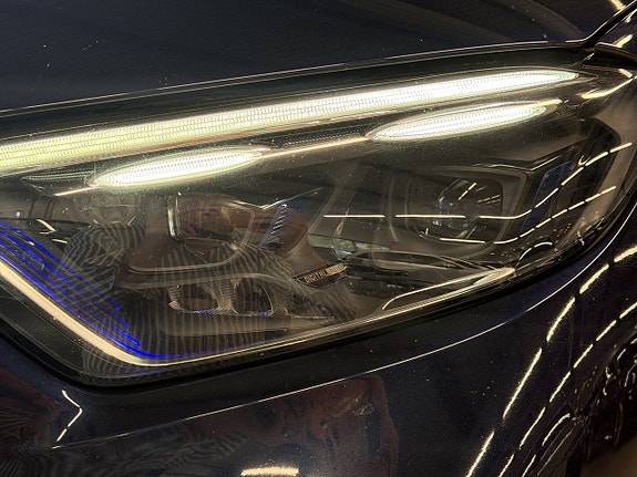 Mercedes-Benz GLC300 e 24 of 26