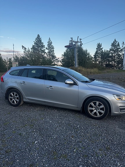 Volvo V60 3 of 6