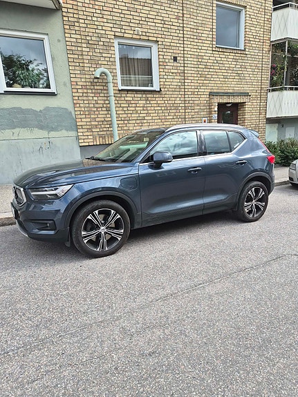 Volvo XC40 4 of 8