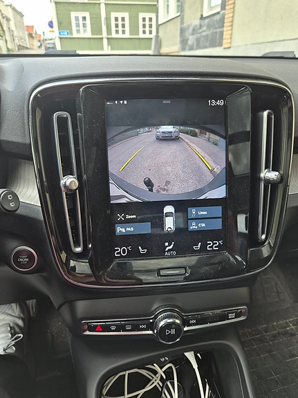 Volvo XC40 7 of 8