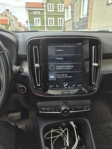 Volvo XC40 5 of 8
