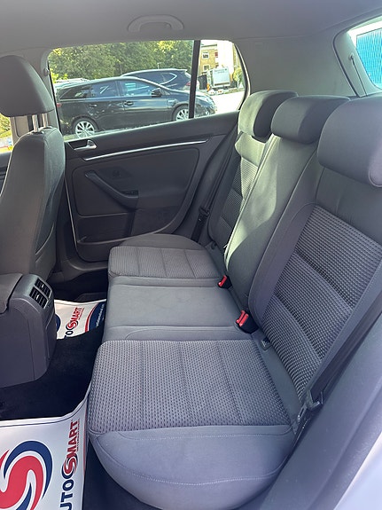 Volkswagen Golf V 4 of 4