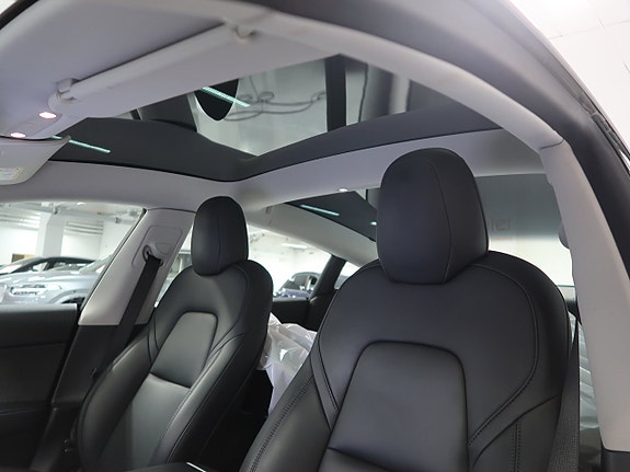 Tesla Model 3 23 of 30