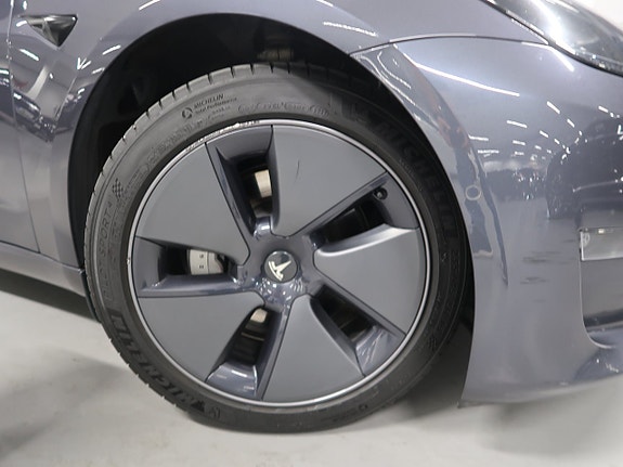 Tesla Model 3 14 of 30