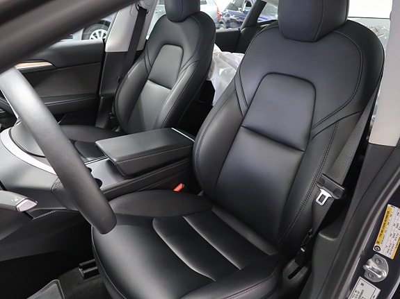 Tesla Model 3 18 of 30