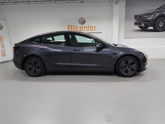 Tesla Model 3 7 of 30
