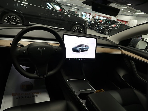 Tesla Model 3 17 of 30