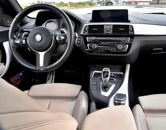 BMW M240i 8 of 13