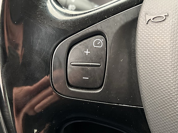 Renault Clio 21 of 27