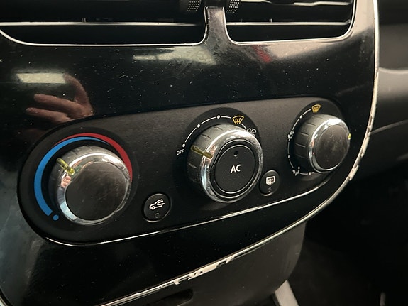 Renault Clio 20 of 27