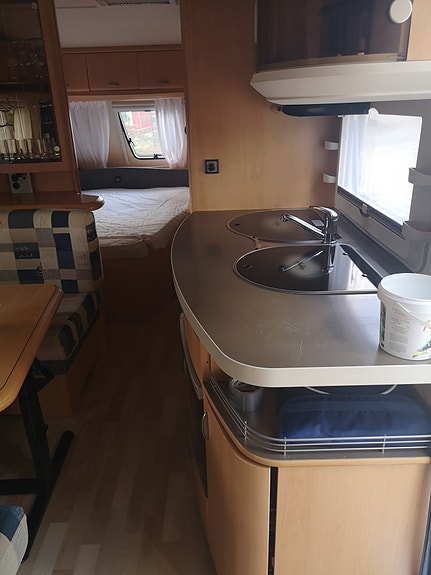 Hobby 560 kmfe DE luxe 2 of 7