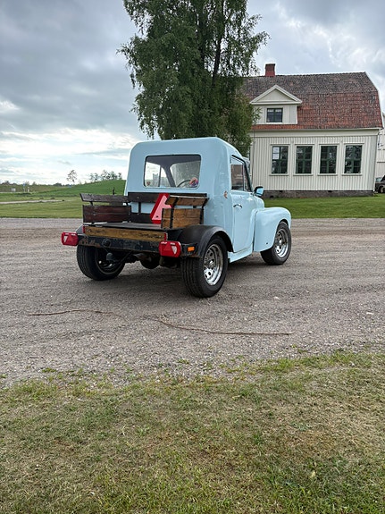 Volvo PV445 3 of 8