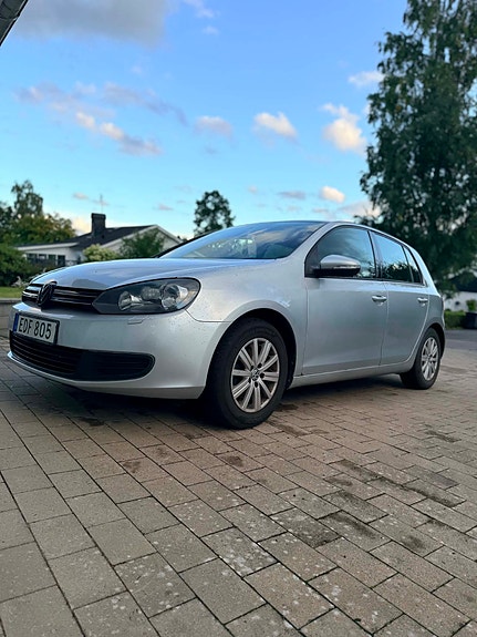 Volkswagen Golf VI 2 of 9