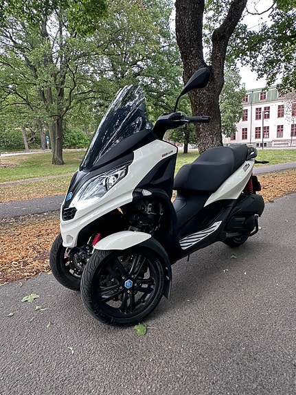 Piaggio MP3 300hpe sport 2 of 7