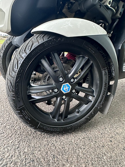 Piaggio MP3 300hpe sport 6 of 7