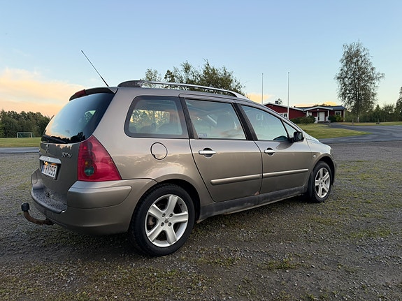 Peugeot 307 SW 5 of 12
