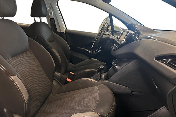 Peugeot 208 15 of 24