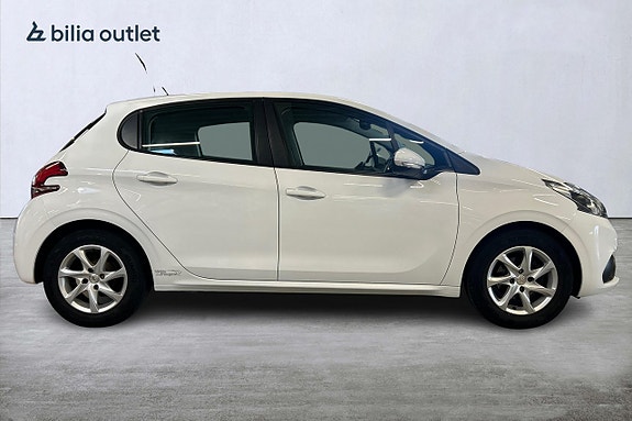 Peugeot 208 5 of 24