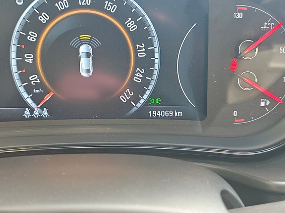 Opel Insignia 4 of 4