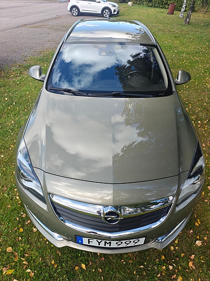 Opel Insignia 2 of 4