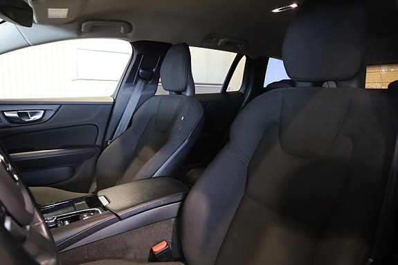 Volvo V60 14 of 28