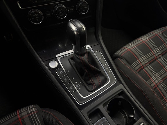 Volkswagen Golf I 18 of 21