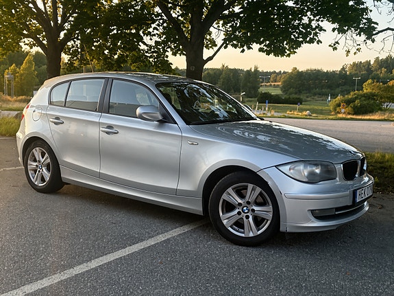 BMW 118d 2 of 10