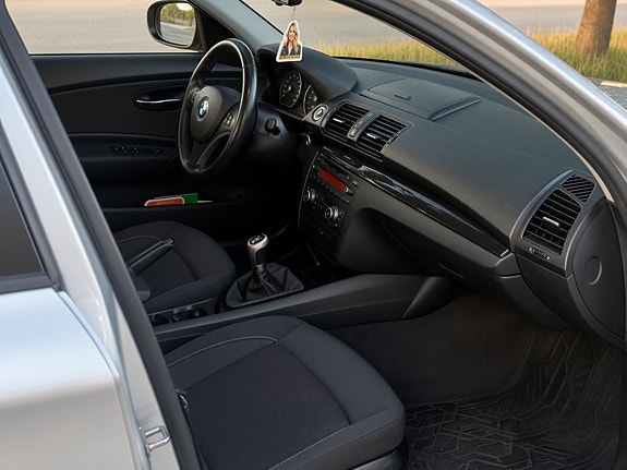 BMW 118d 8 of 10