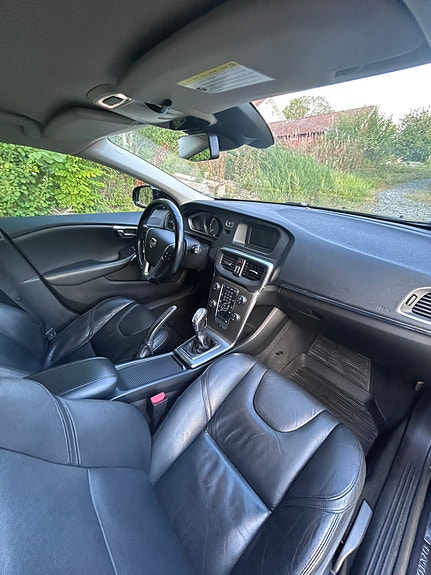 Volvo V40 8 of 10