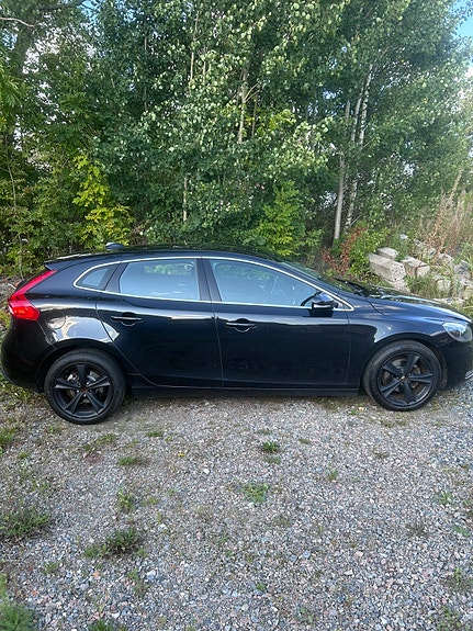 Volvo V40 3 of 10