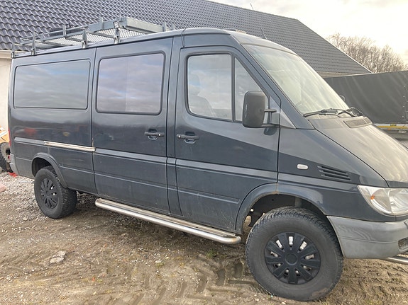 Mercedes-Benz Sprinter 2 of 13