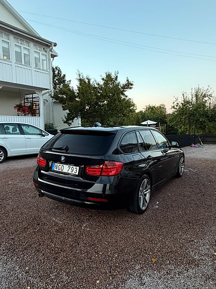 BMW 320d 4 of 11