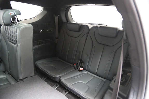 Hyundai Santa Fe 28 of 30