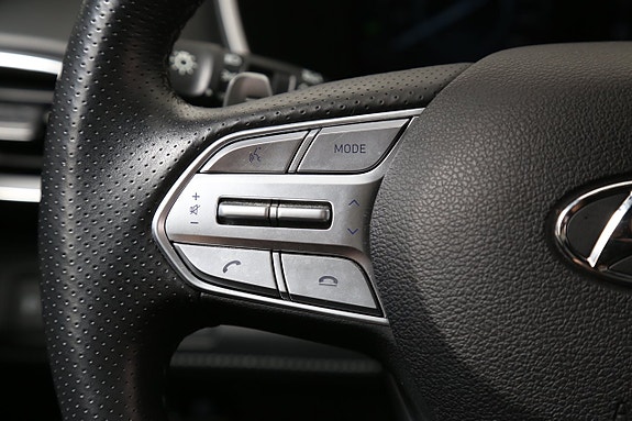 Hyundai Santa Fe 17 of 30