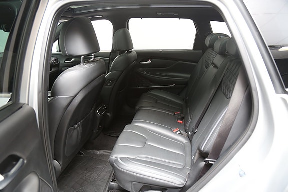 Hyundai Santa Fe 26 of 30