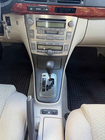 Toyota Avensis 5 of 9