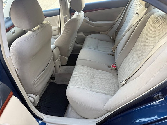 Toyota Avensis 7 of 9