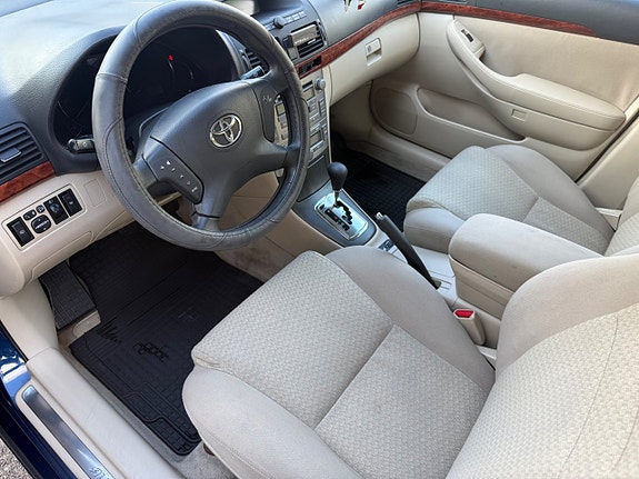 Toyota Avensis 9 of 9
