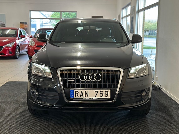 Audi Q5 2 of 26