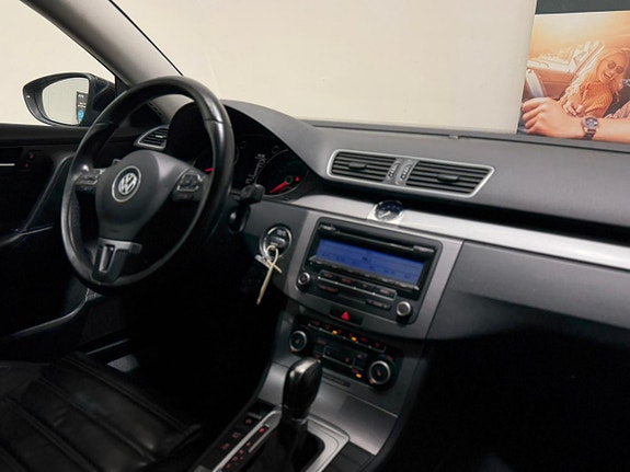 Volkswagen Passat 2 of 18