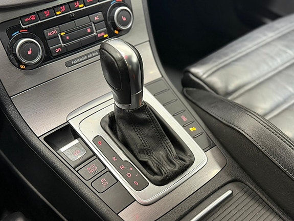 Volkswagen Passat 9 of 18