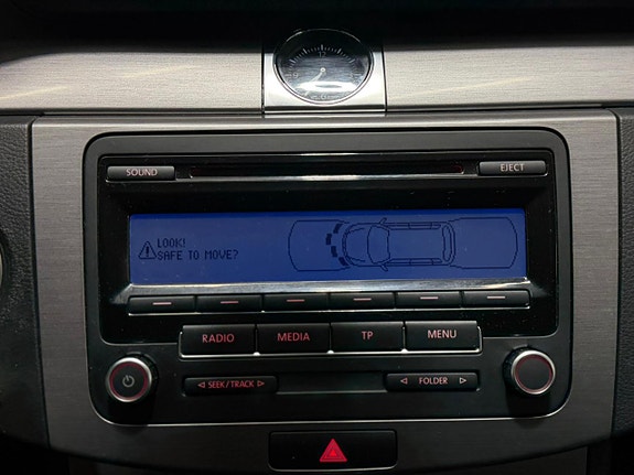 Volkswagen Passat 14 of 18
