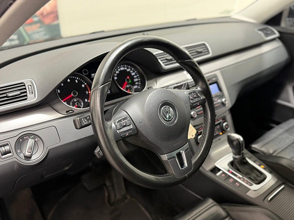 Volkswagen Passat 18 of 18