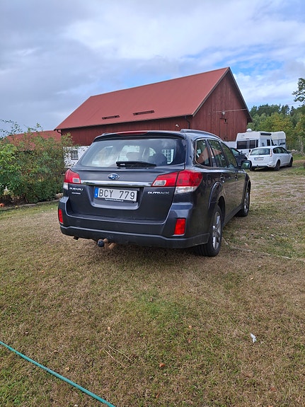 Subaru Outback 4 of 5