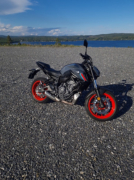 Yamaha MT-07 2 of 4