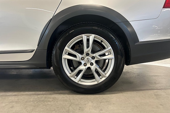 Volvo V90 Cross Country 11 of 26
